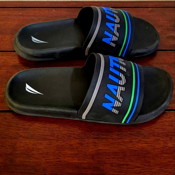 Boys Nautica Flip Flops size 6 - Picture 3 of 4